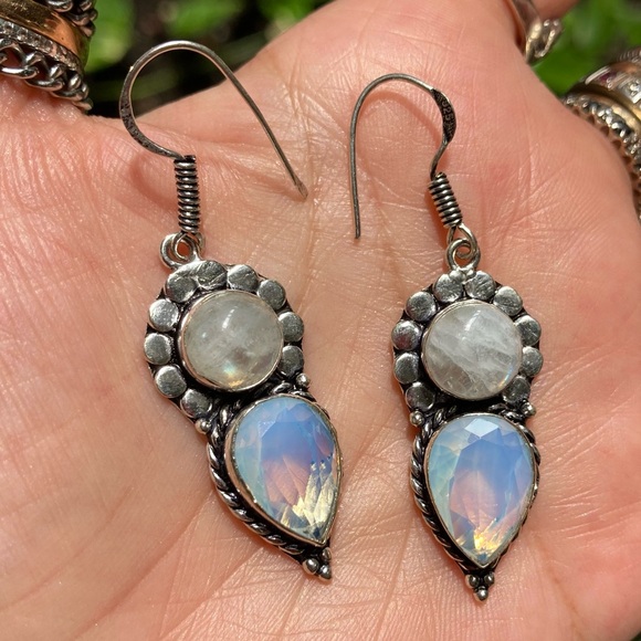 925 sterling silver Overlay moonstones & iridescent opalite dangly boho earrings - Picture 7 of 12